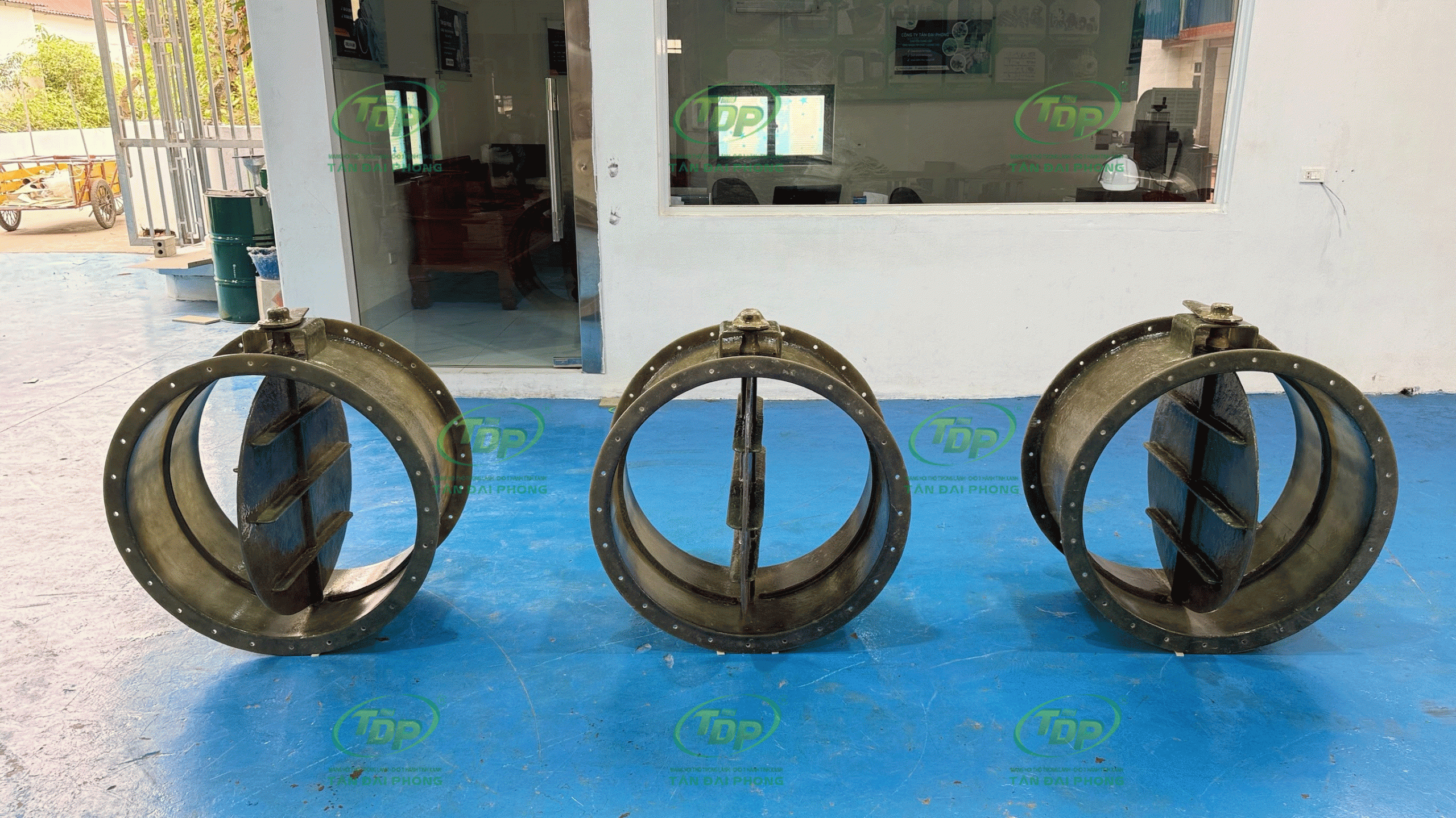 Van Gió Nhựa Composite FRP