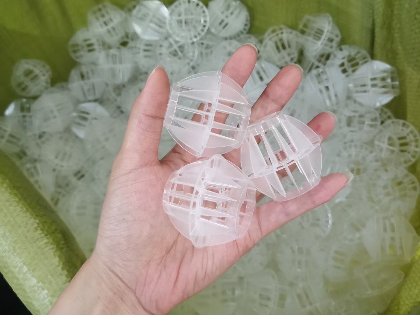 Cầu Nhựa Cho Tháp Hấp Thụ