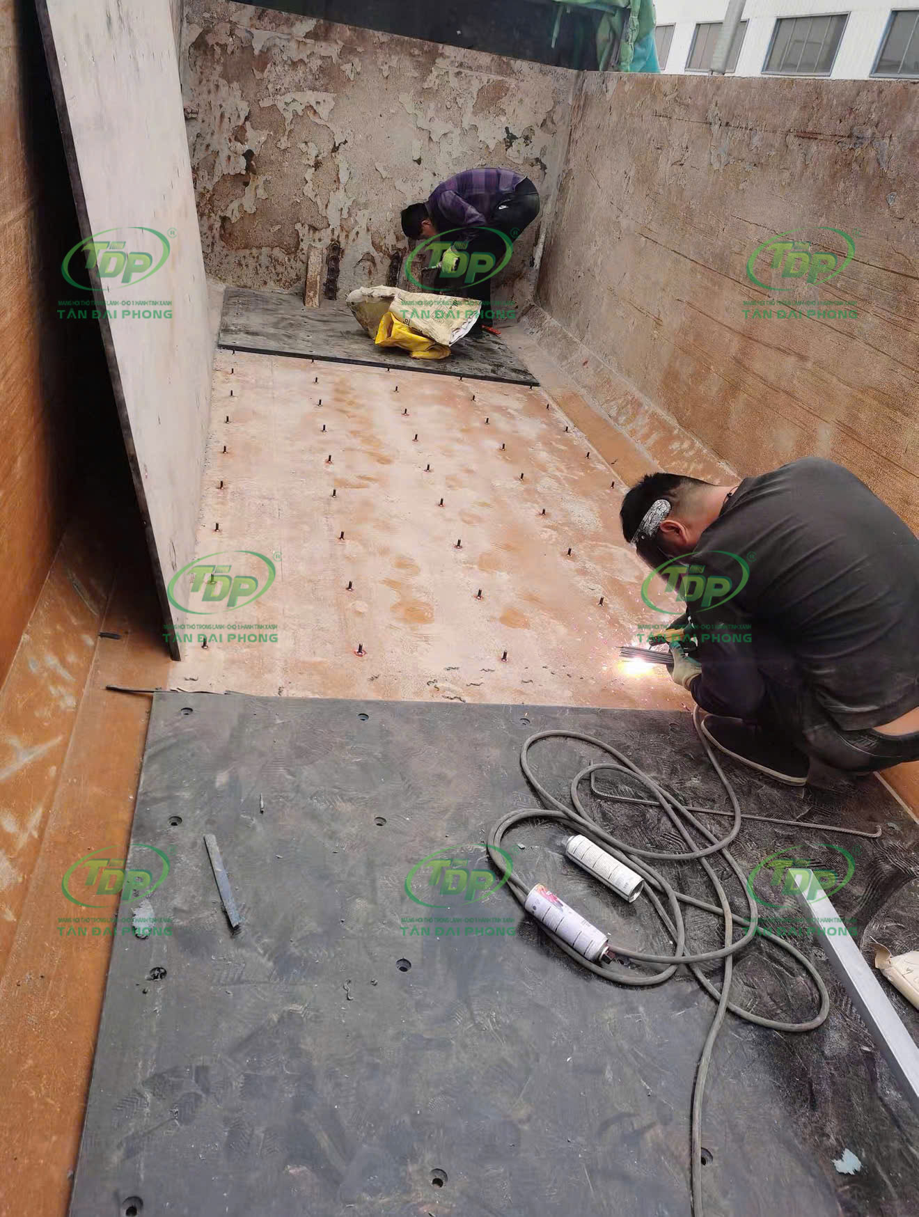 Lót chống dính nhựa UHMW PE cho xe ben